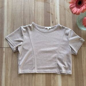 Nude/beige cropped tee shirt